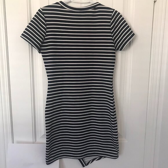 Simons T-shirt Dress - Picture 2 of 2